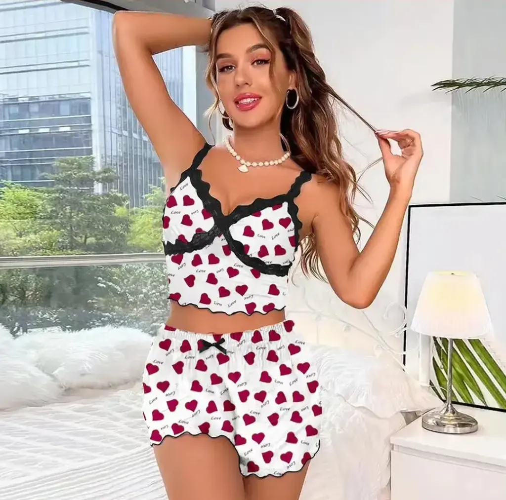 شرط وشباحة (احمر مع قلوب).webp