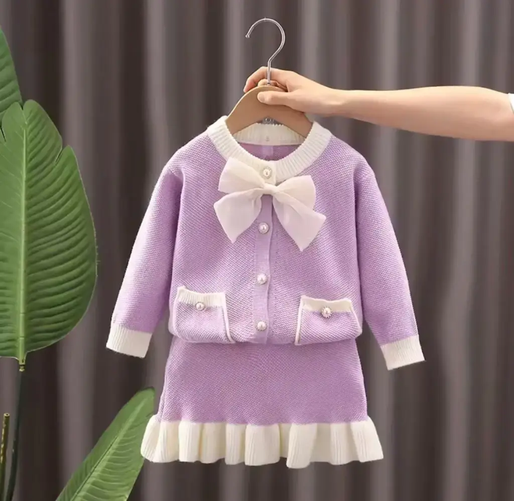 طقم بلوزة وتنورة ليلكي 