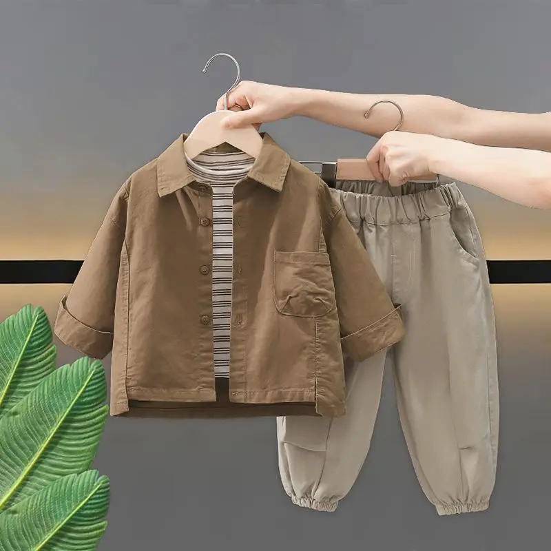 طقم ولادي ربيعي بني 