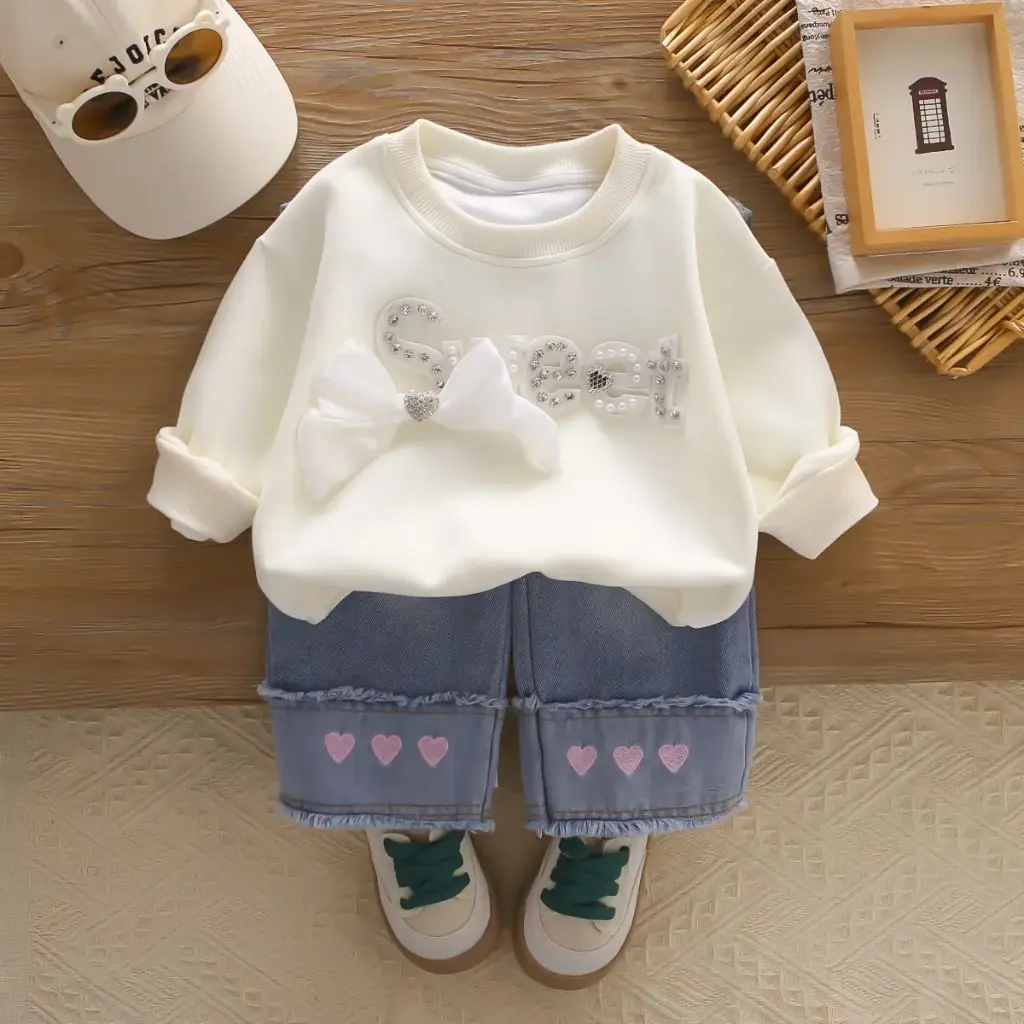 طقم بناتي ربيعي بيج 