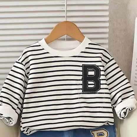 بلوزة ولادي مخطط ابيض واسود B