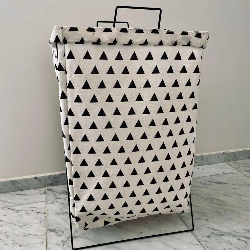 سلة لتخزين الملابس